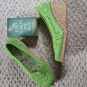 Brand new in box Wild Diva size 7 lime green platform espadrilles never worn wow